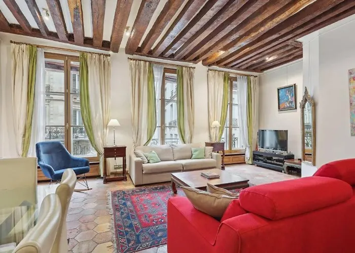 Marais Historical Center Parisian Apartment 3Br