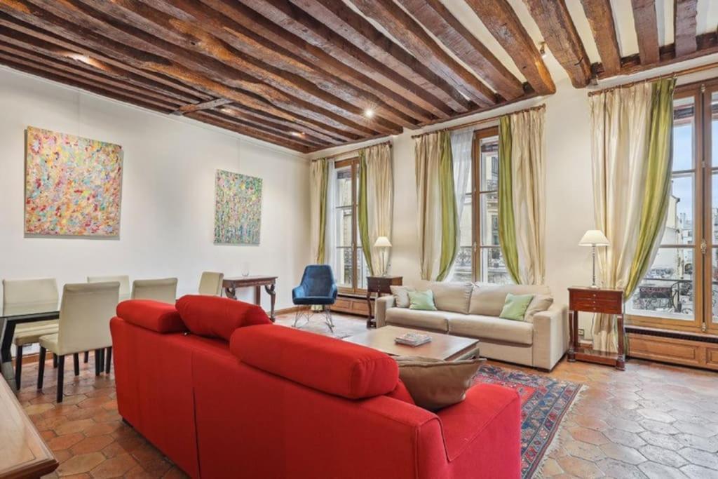 Marais Historical Center Parisian 3br *