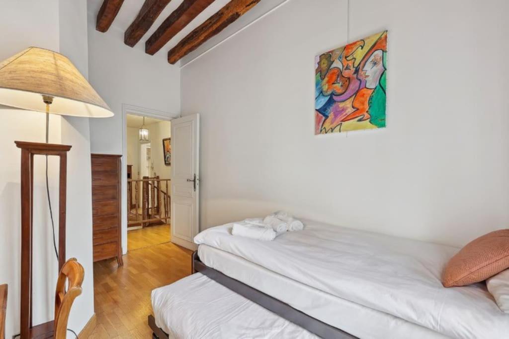 Marais Historical Center Parisian 3br